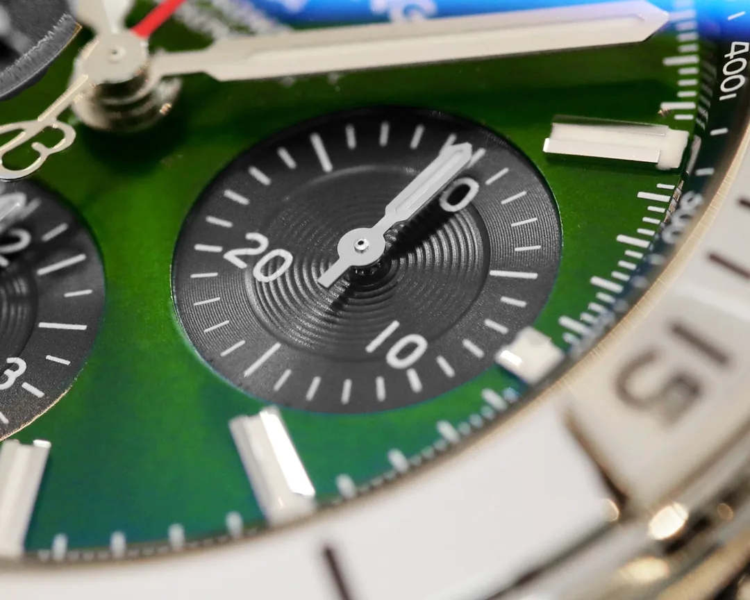 AAA Replica Breitling Chronomat B01 AB0134101L1A1 42mm Green Dial Watch – Luxury Swiss Design With Sapphire Crystal