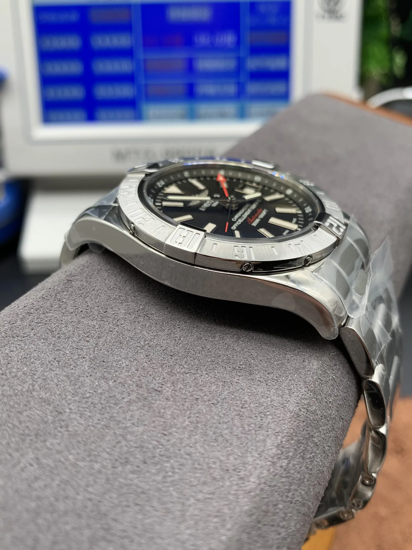 AAA Breitling Avenger II A3239011/BC35-170A Replica – Best Swiss Fake Watch with Black Dial, Stainless Steel Case