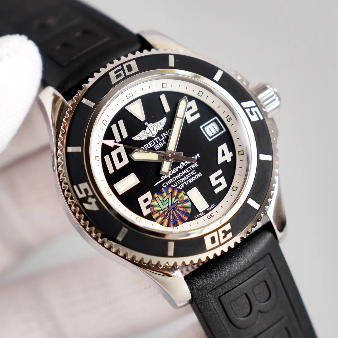AAA Breitling Superocean 42 A1736402 Replica – Swiss Fake Watch, Durable Black Rubber Strap, Elegant Design For Men