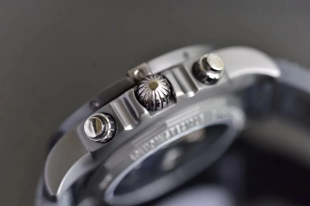 Chronomat 44 Fashion Watch - BR040