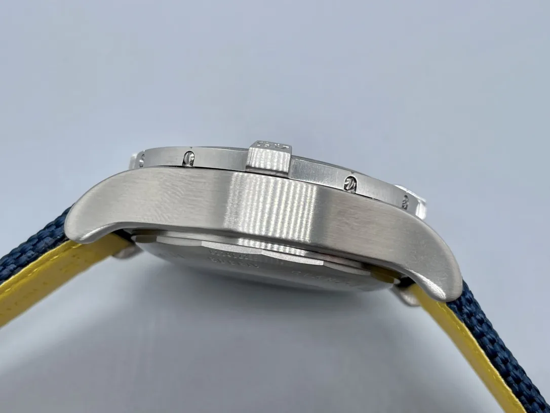 Avenger Fashion Watch - BR011
