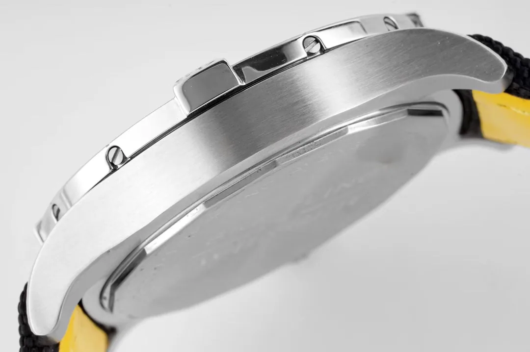 Avenger Seawolf Fashion Watch - BR024