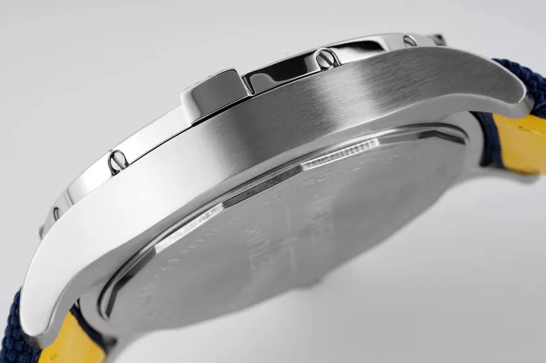 Avenger Seawolf Fashion Watch - BR018