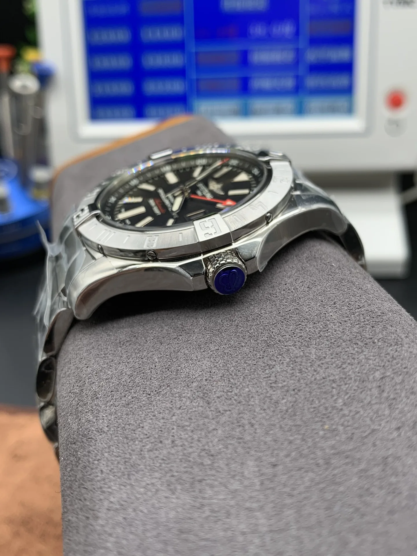 AAA Breitling Avenger II A3239011/BC35-170A Replica – Best Swiss Fake Watch with Black Dial, Stainless Steel Case