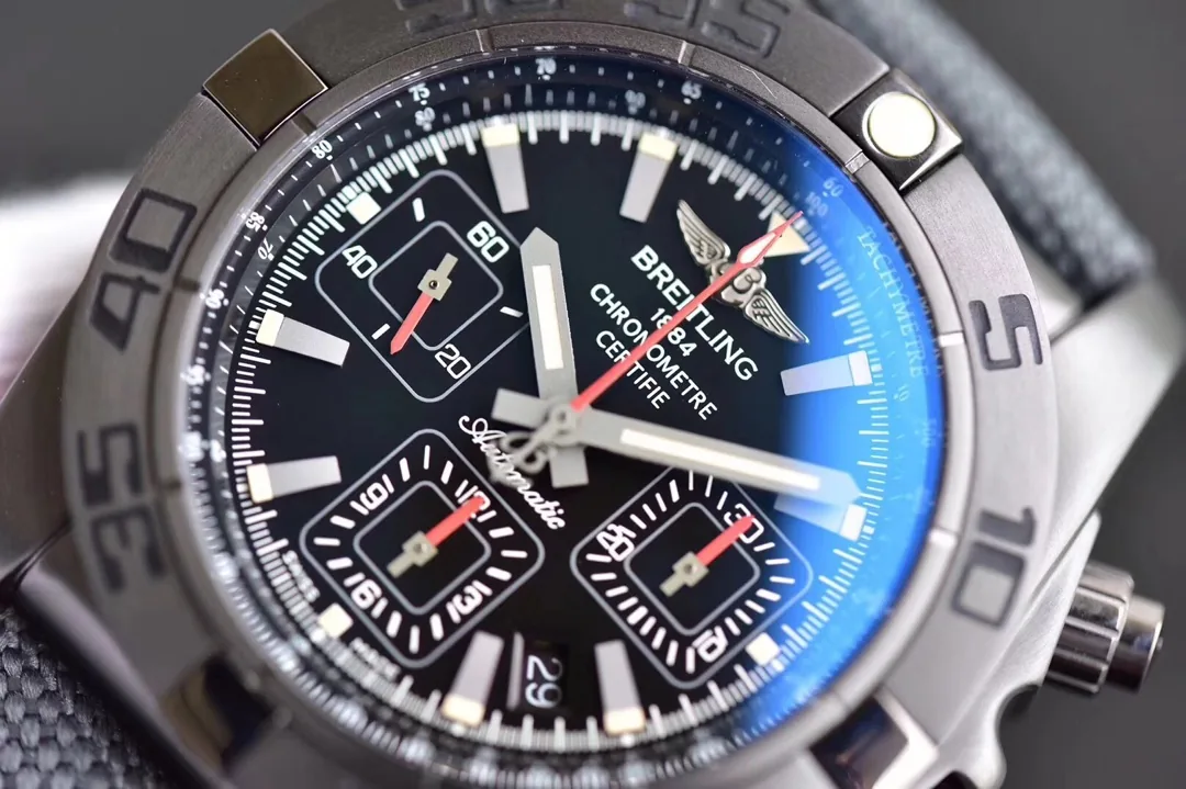Chronomat 44 Fashion Watch - BR040