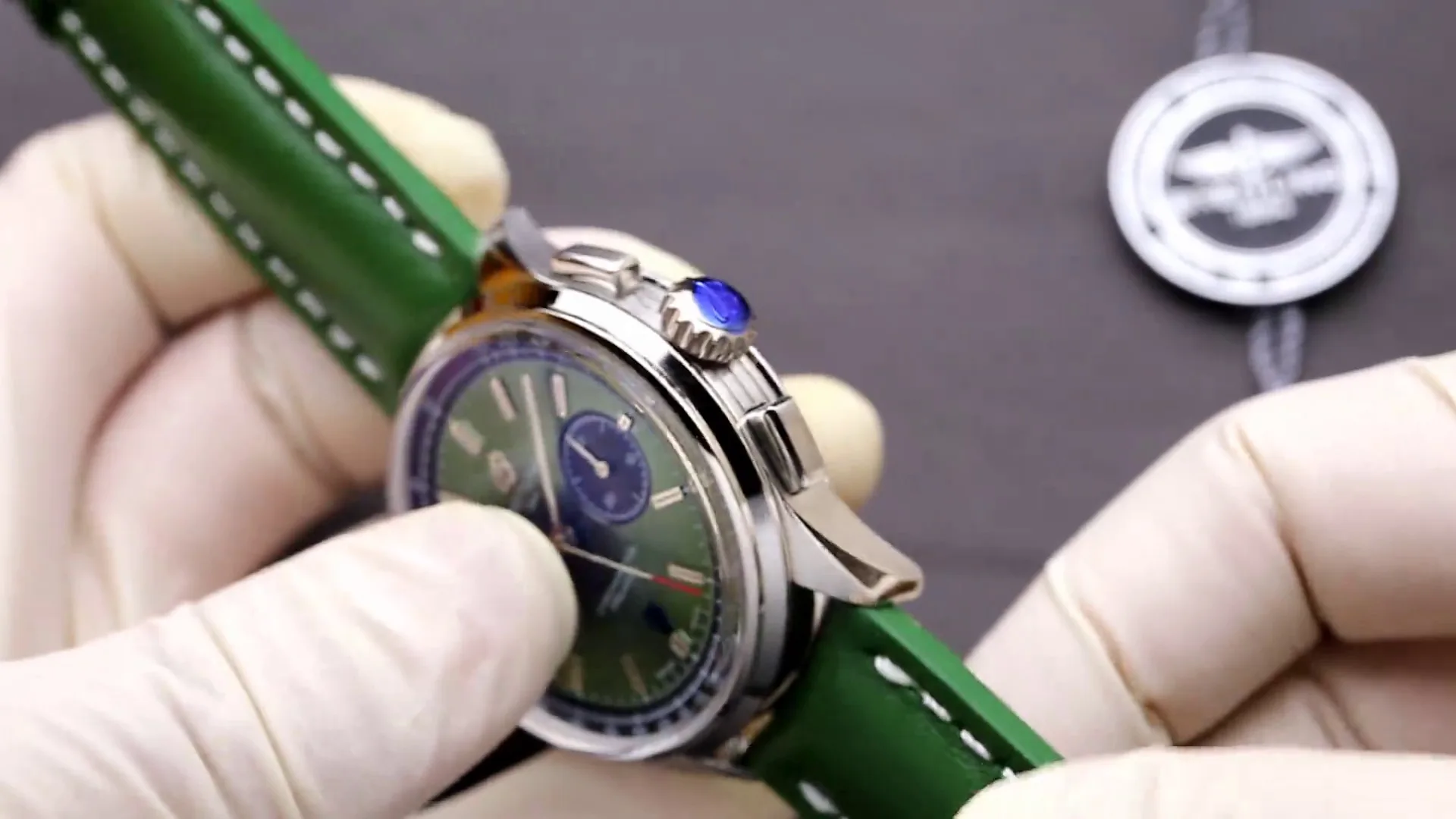 Swiss Breitling Premier AB0118221L1P2 Replica Watch – Elegant 42mm Green Sunburst Dial, Premium Leather Strap