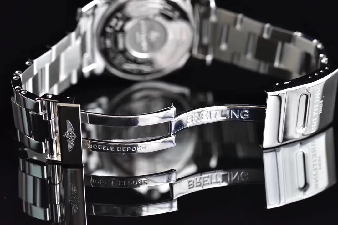 Swiss AAA Breitling Avenger II A3239011/G778 Replica White Dial 43mm Watch – Luxury Look, Full Steel Build