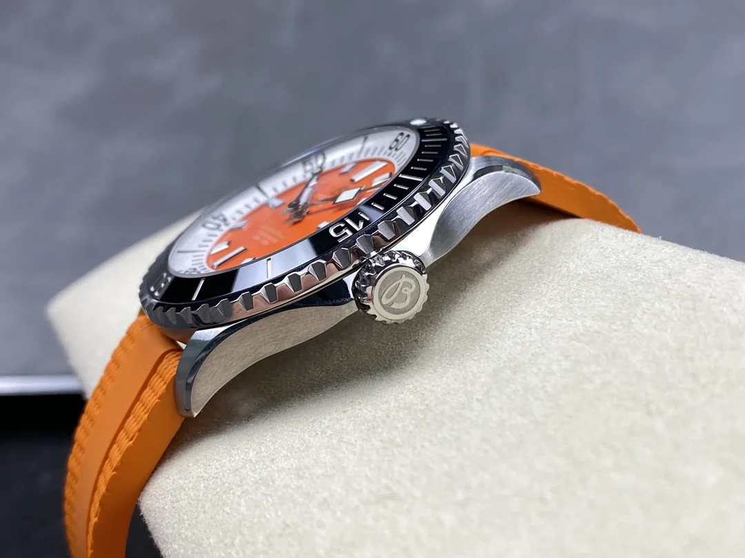 High-Quality Swiss Breitling Superocean A17376 Replica Watch – Bold Orange Dial, Black Ceramic Bezel, Sporty Rubber Strap