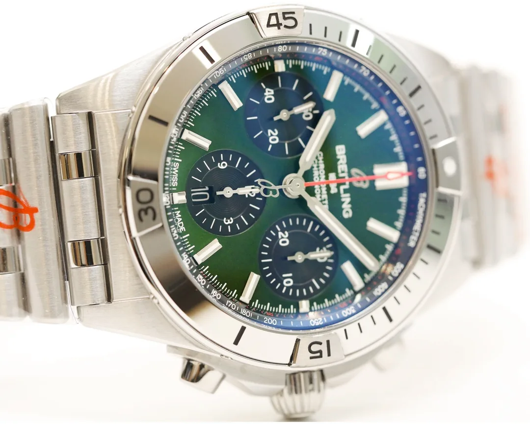 AAA Replica Breitling Chronomat B01 AB0134101L1A1 42mm Green Dial Watch – Luxury Swiss Design With Sapphire Crystal