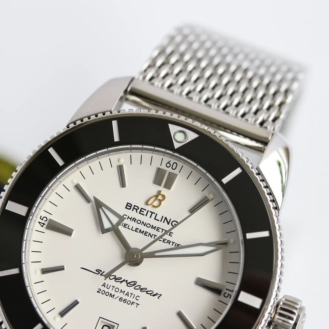Best Swiss Breitling Superocean Heritage A17320 Replica White Dial 46mm Watch – Classic Dive Style