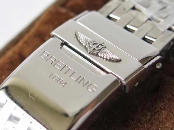 Luxury Breitling Navitimer AB012116/BE09 Replica Men’s 43mm Watch – Stainless Steel Case & Bracelet
